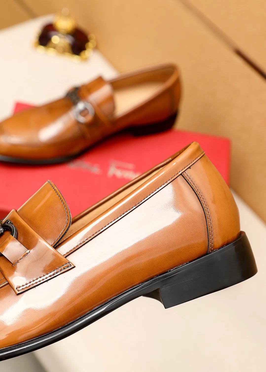 Men's shoes 💰462 💐 Product trademark: Ferragamo "Ferragamo" casual leather shoes Regular size: 38-44 (45.46.47🉑️Customized) Product materials: Selected imported open-edge beaded cowhide leather upper + classic hardware buckle, imported water-dyed cowhide leather lining. Strong three-dimensional visual effect, original outsole color: 1⃣️color optional